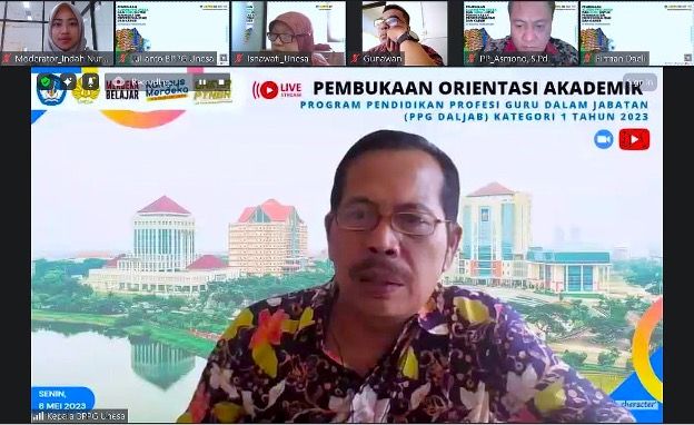 Kepala BPPG UNESA memberikan penguatan dalam webinar pembinaan alumni.