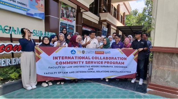 Tim International Collaboration Community Service Program FH UNESA dan FUHA UniSZA Malaysia di Pengadilan Agama Surabaya.