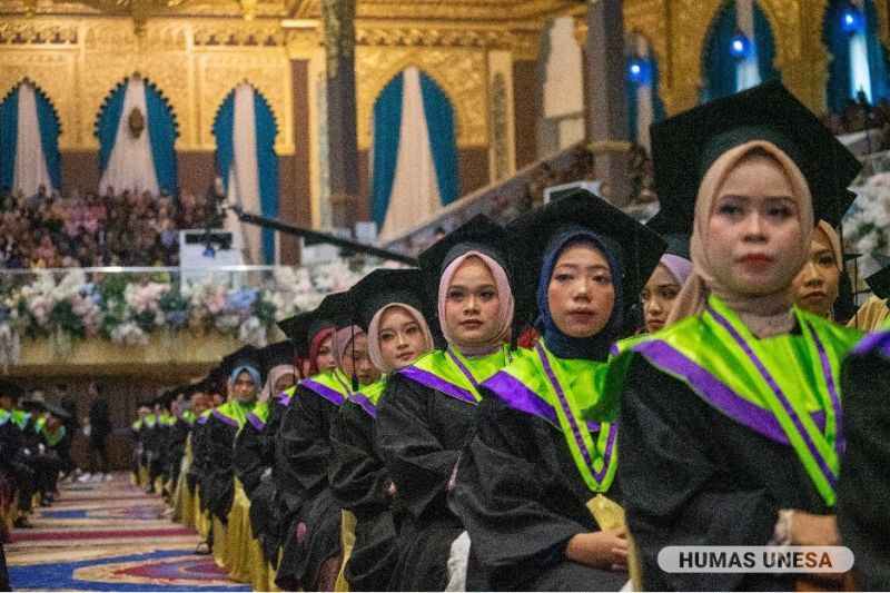 Wisudawan kampus "Rumah Para Juara" periode 110 2024