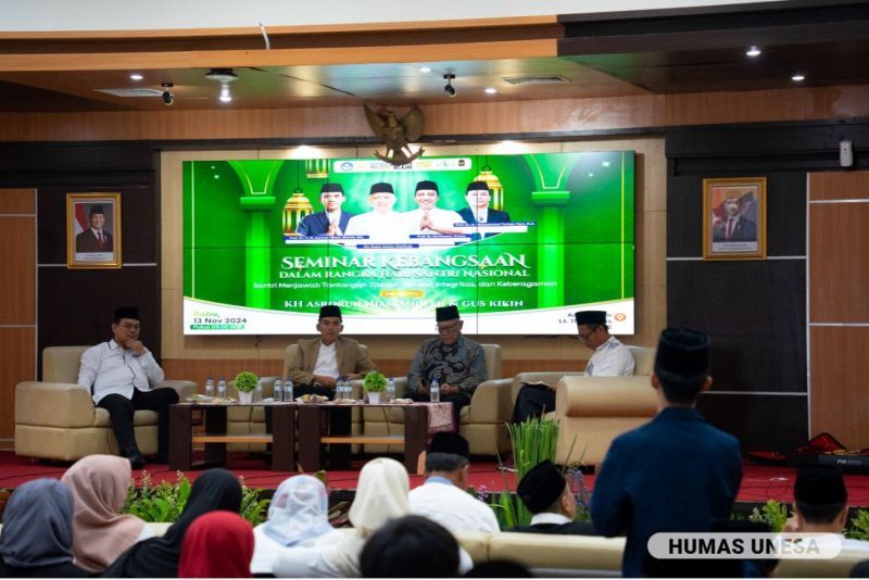 Seminar Kebangsaan ini dihadiri seluruh jajaran pimpinan dan civitas kampus ‘Rumah Para Juara.’