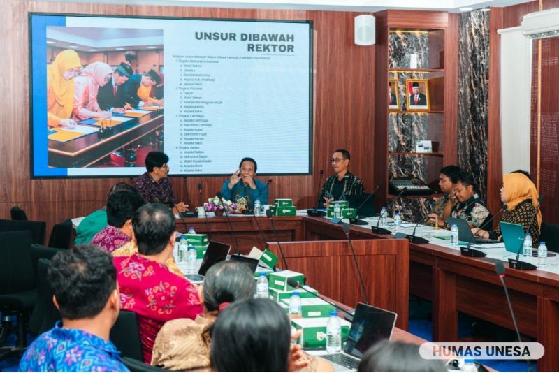 Pimpinan UNESA dan UNUD serta jajarannya bahas tata kelola lembaga PTN-BH