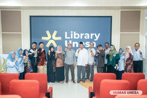 Kegiatan ini dihadiri Wakil Rektor IV Unesa, Kepala Perpustakaan dan jajarannya serta seluruh unit kerja terkait selingkung Unesa. 