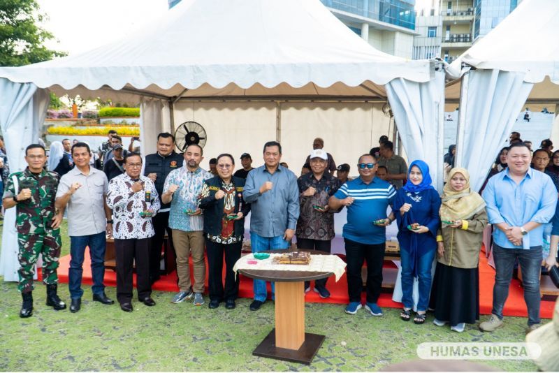 Jajaran pimpinan BNNP Jatim dan Kampus Rumah Para Juara bersama jajaran stakeholders dalam Pasca HANI 2024.