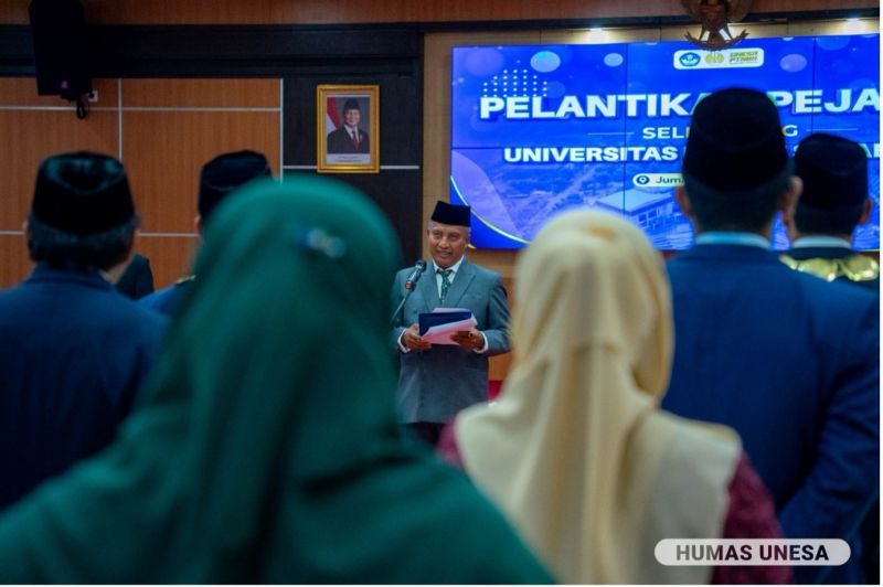 Rektor Cak Hasan menegaskan bahwa seluruh pejabat Unesa harus bisa bekerja sama, saling bersinergi dan mengisi satu sama lain untuk mewujudkan visi-misi Unesa PTN-BH.